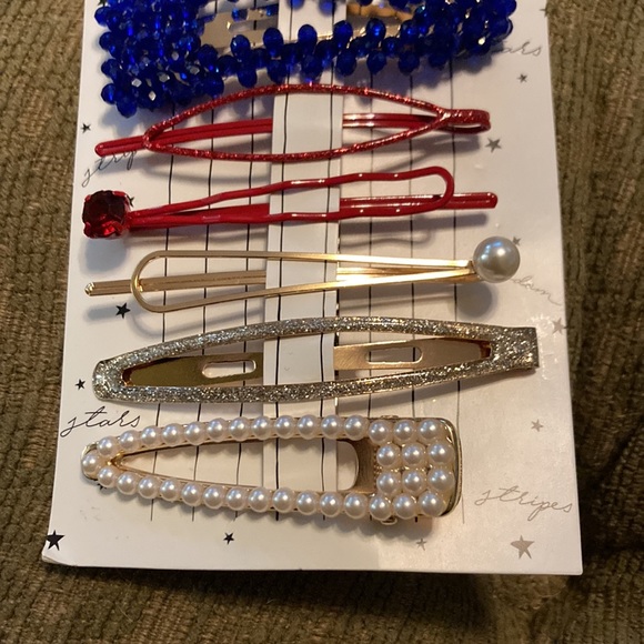 New with package set of 8 “Oh My Stars” assorted snap clips and barrettes. - Picture 3 of 4